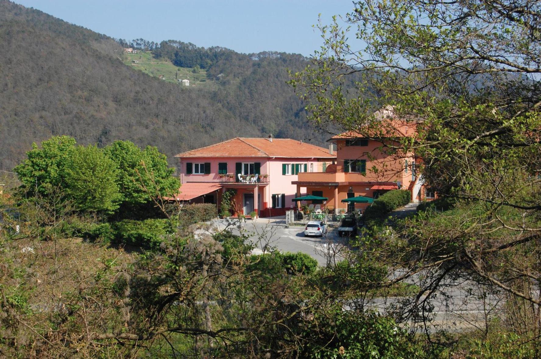 Green Quiet Affittacamere Pignone Exterior foto